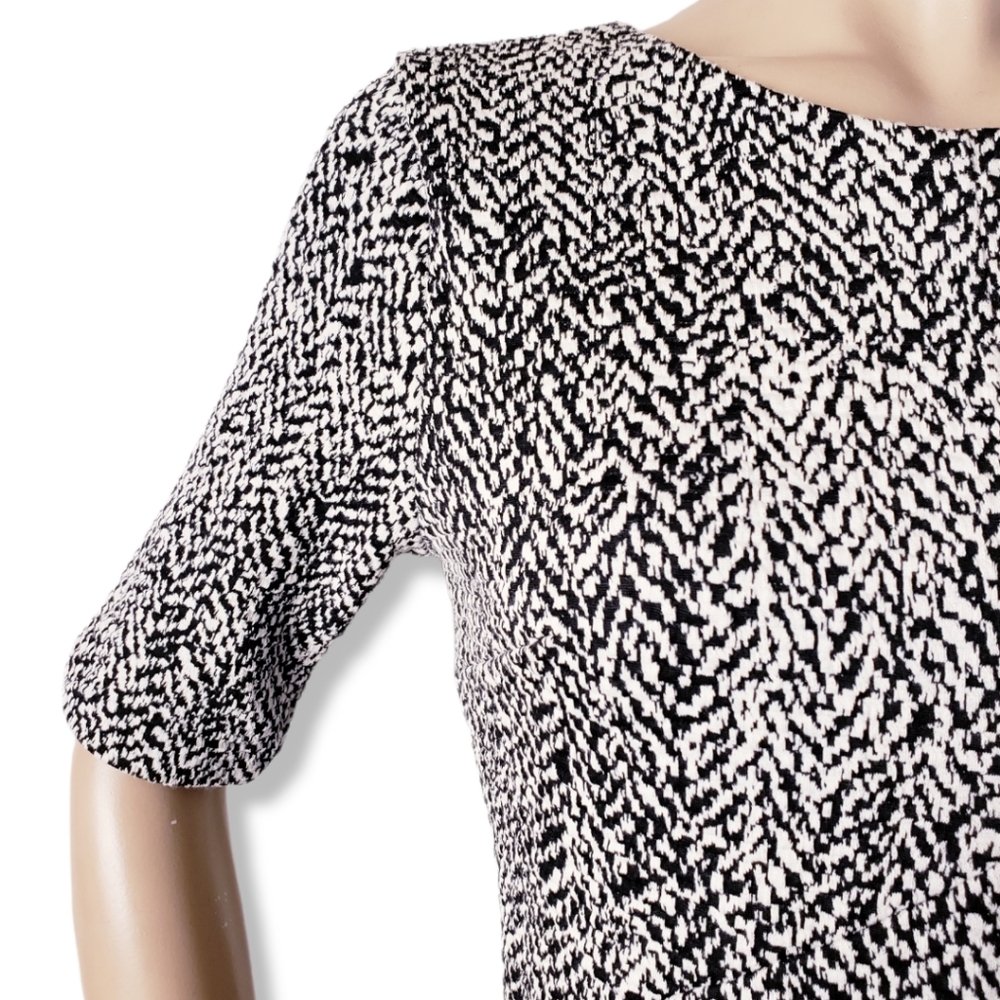 Banana Republic Black & White Textured A-Line Dress - Picture 2 of 8